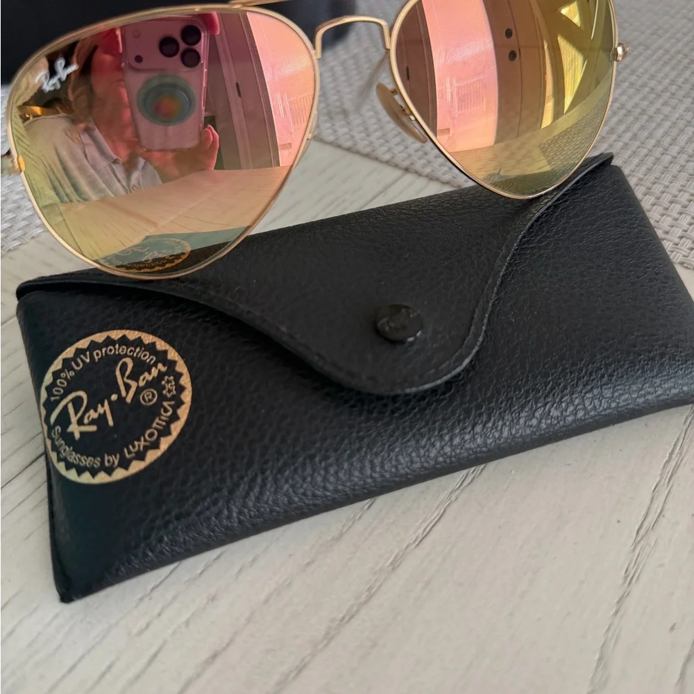 Ray-Ban Aviator Gold Frame Sunglasses with Gradient Pink Tone Lenses - Picture 2 of 7
